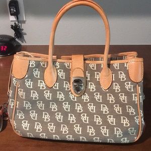 Dooney & Bourke woman purse